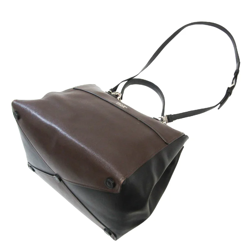 Minimalist leather handbagsPRADA Saffiano Handbag