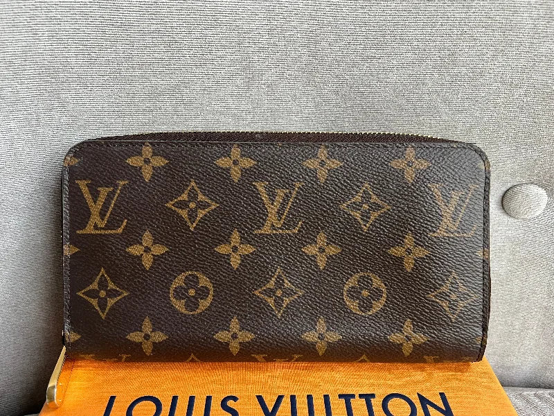 Durable leather bags for daily useLouis Vuitton Zippy Wallet in Monogram (RRP £565)