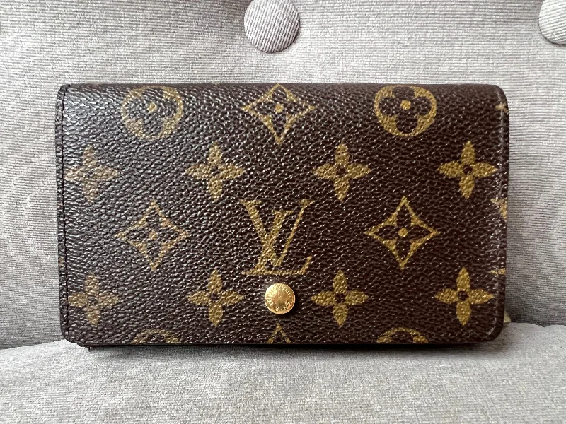 High-quality leather messenger bagsLouis Vuitton Tresor Wallet in Monogram and Brown