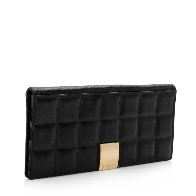 Vintage-inspired handbagsChanel Lambskin Chocolate Bar Flap Wallet (15476)