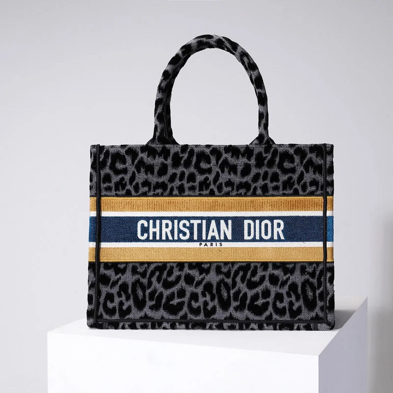 Luxury bags with exotic skinsChristian Dior Bags - 5776